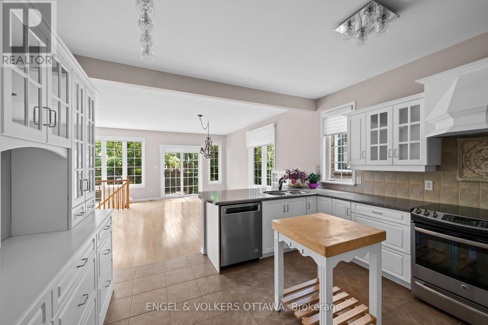 205 CAIRNSMORE CIRCLE - 10