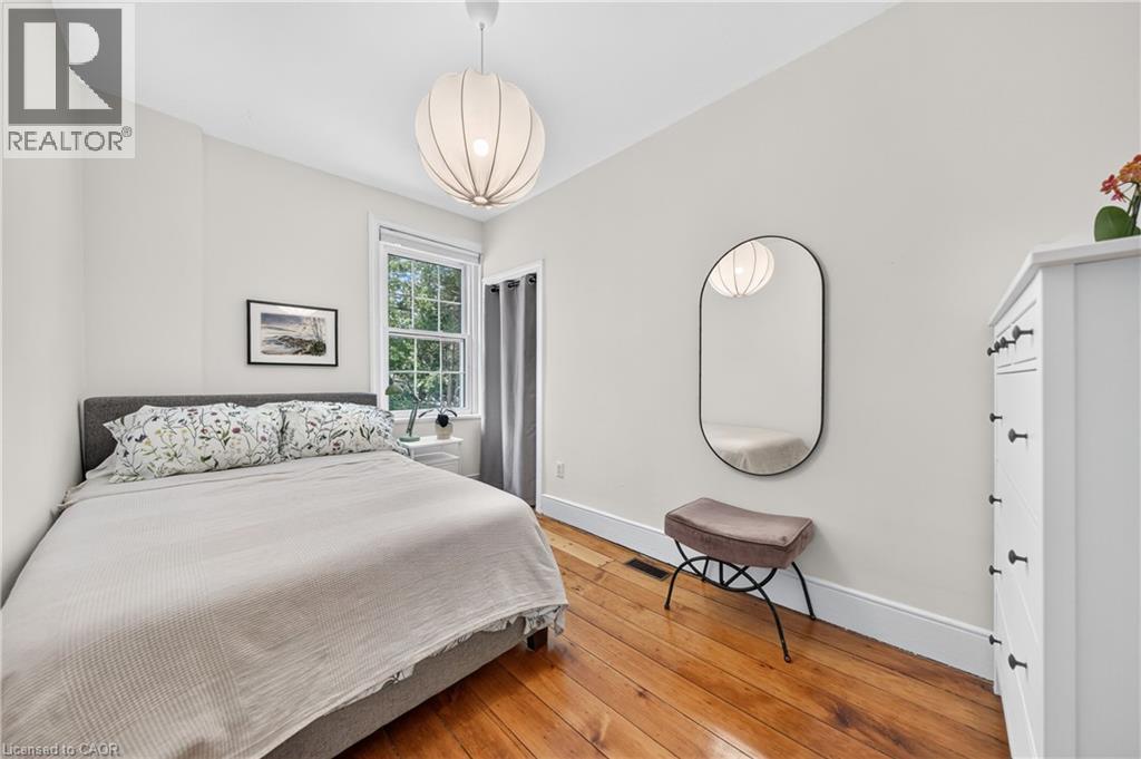 22 SOPHIA Street - 30