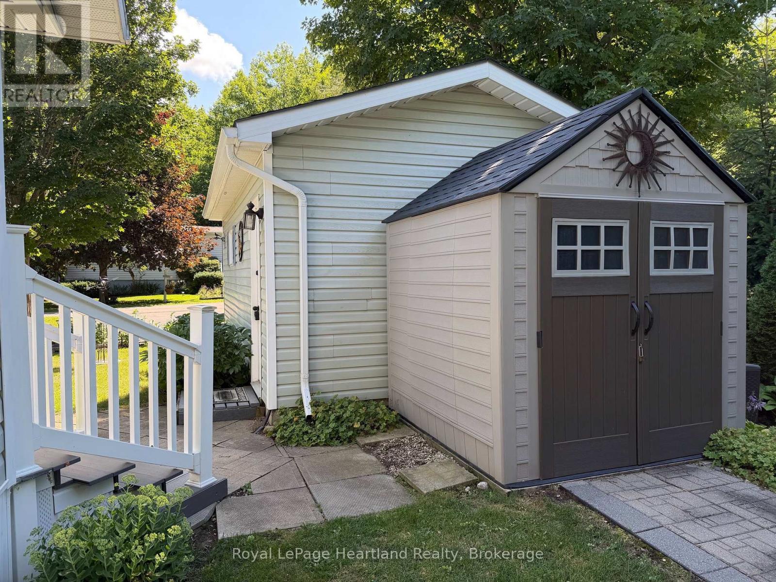 15 HURON LANE - Image 36
