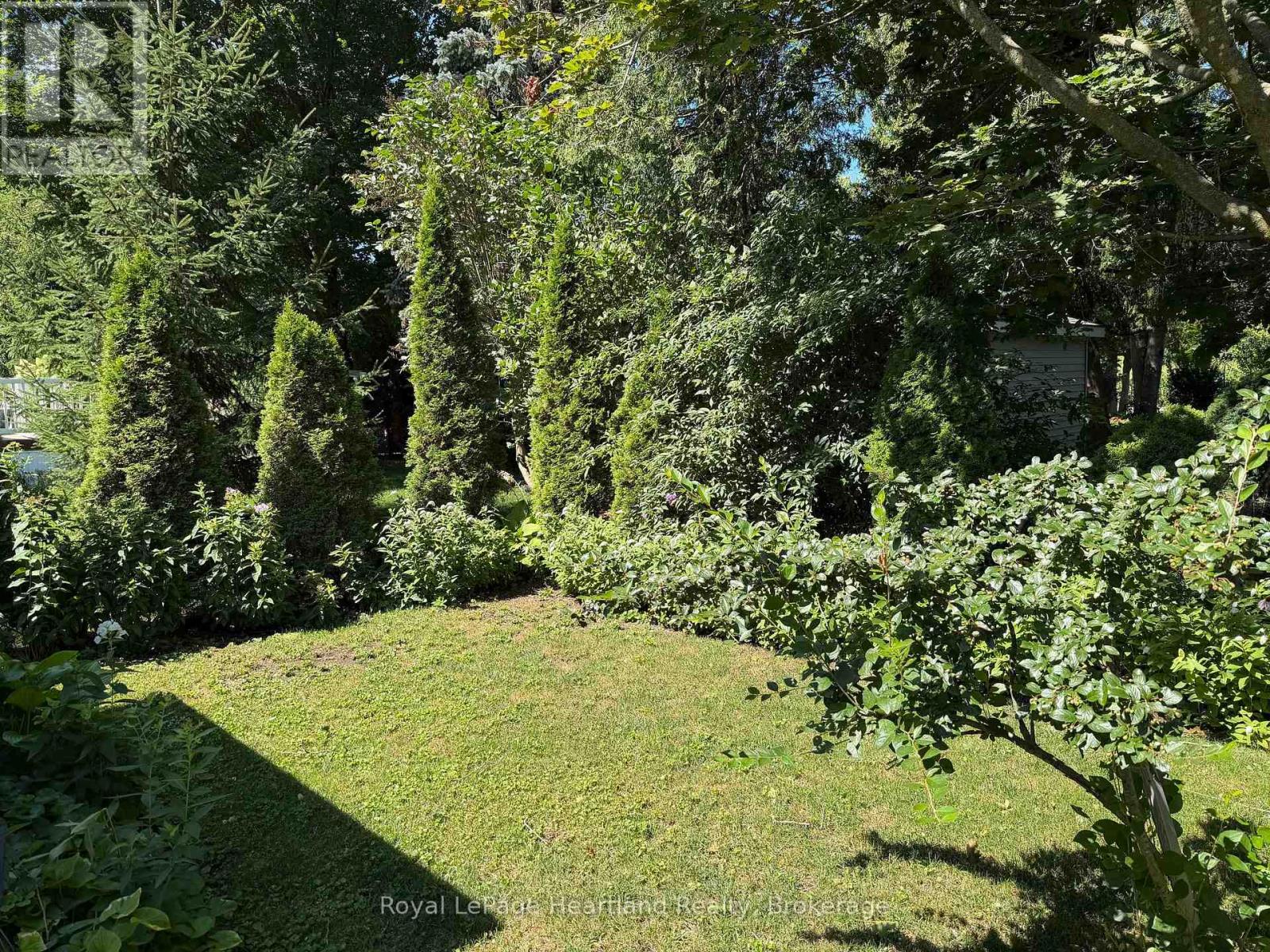 15 HURON LANE - 35
