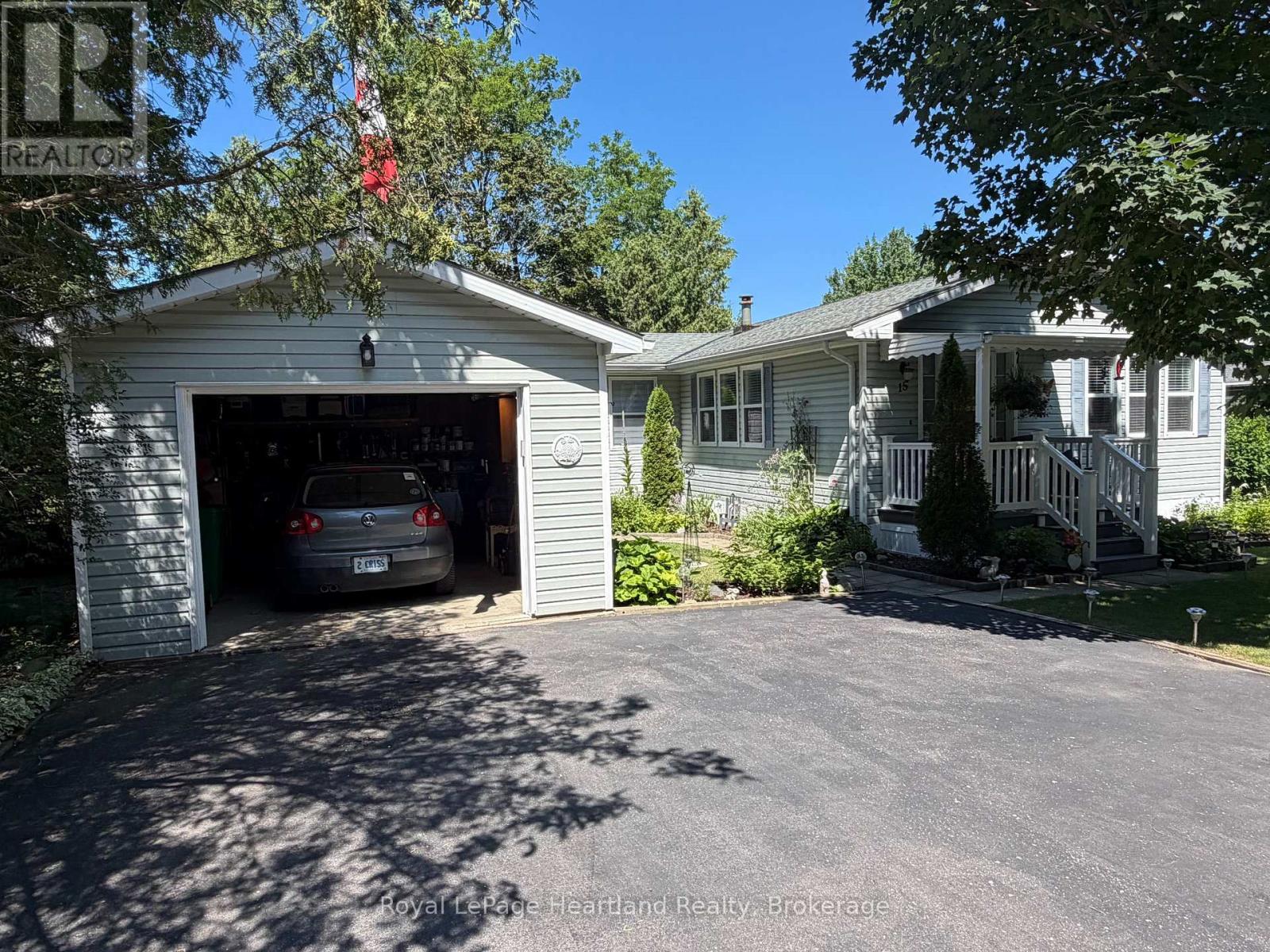 15 HURON LANE - 39