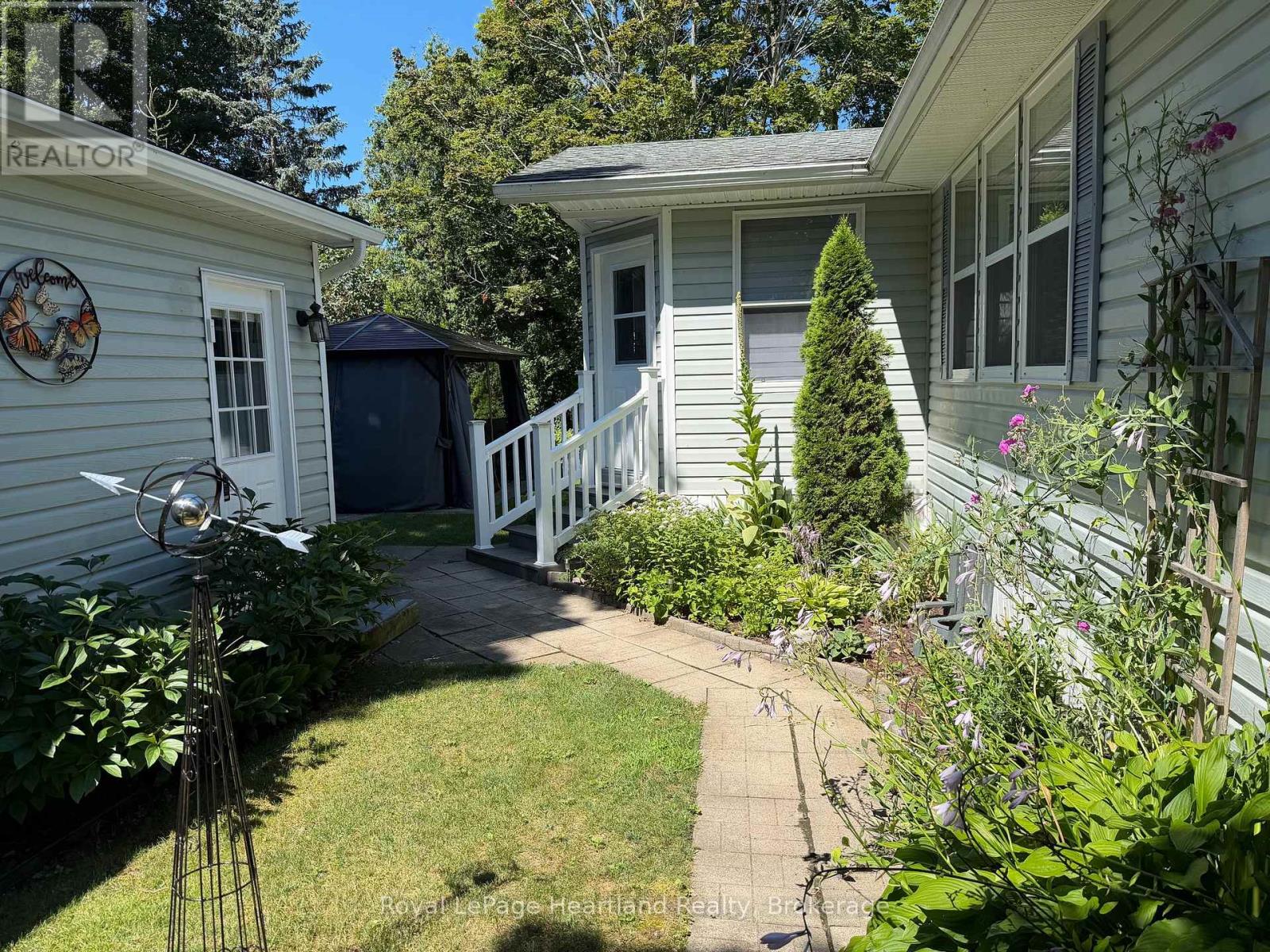 15 HURON LANE - 37