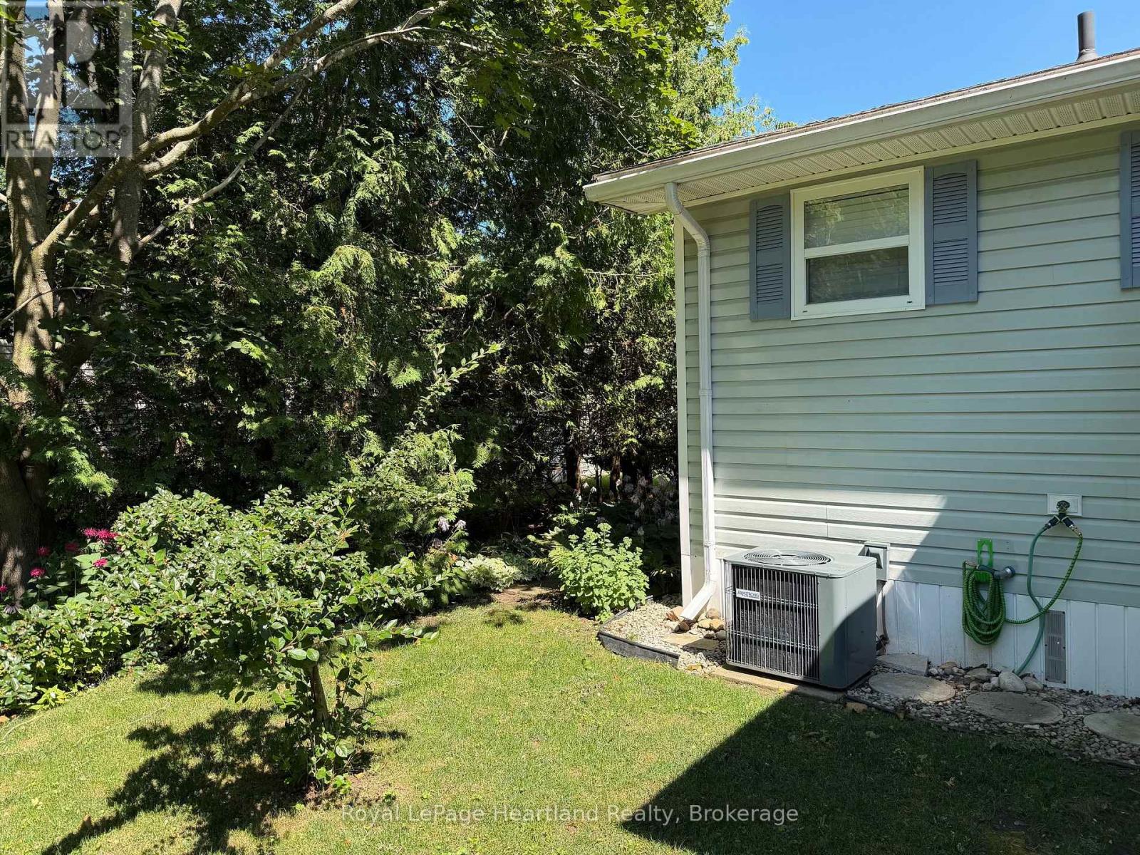 15 HURON LANE - Image 33