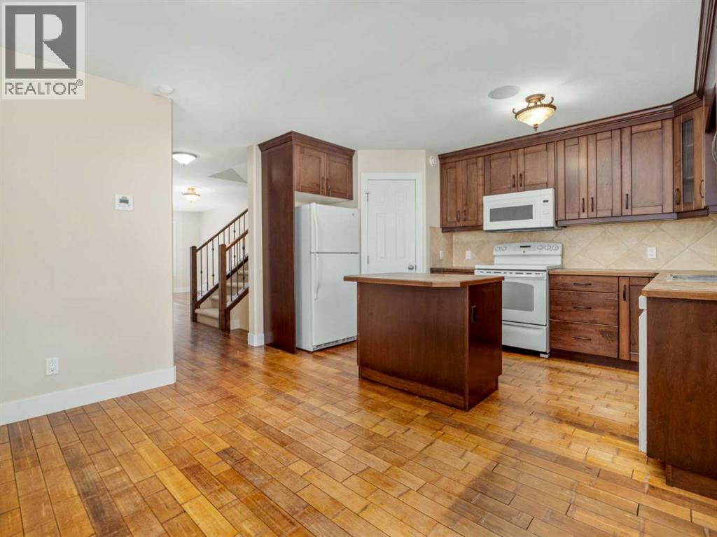 132 14 Street N - Image 16