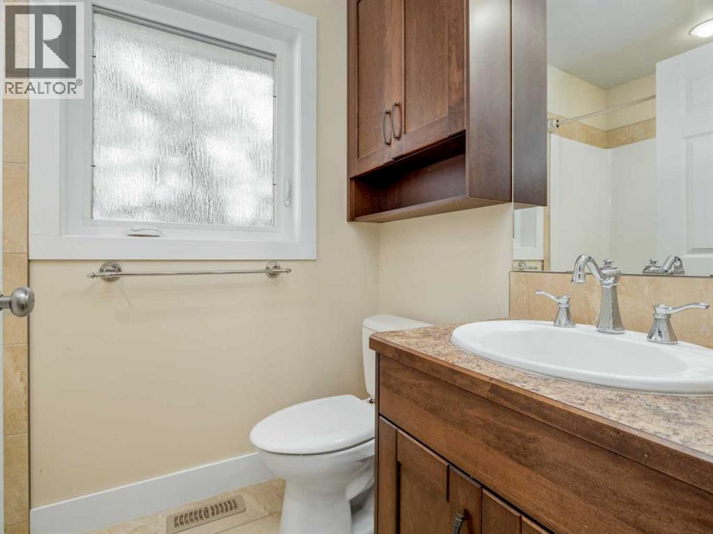 132 14 Street N - Image 18