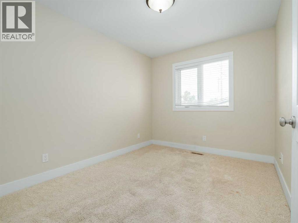 132 14 Street N - Image 25