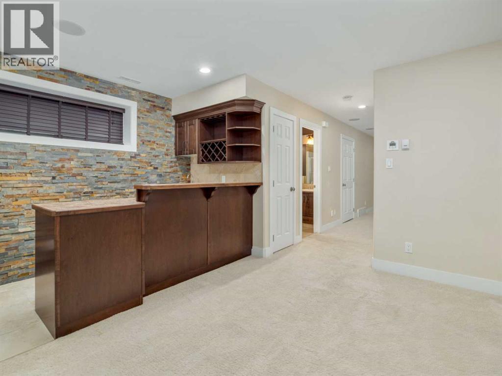 132 14 Street N - Image 31