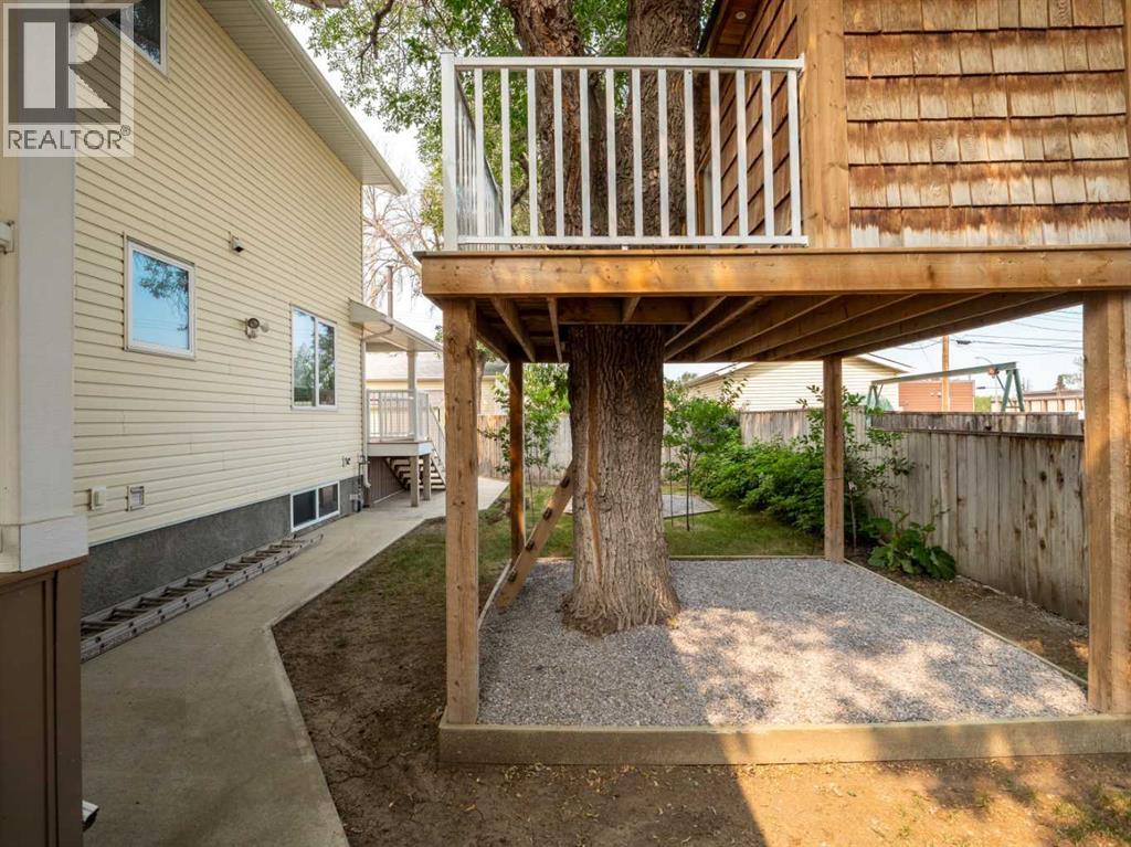 132 14 Street N - Image 38