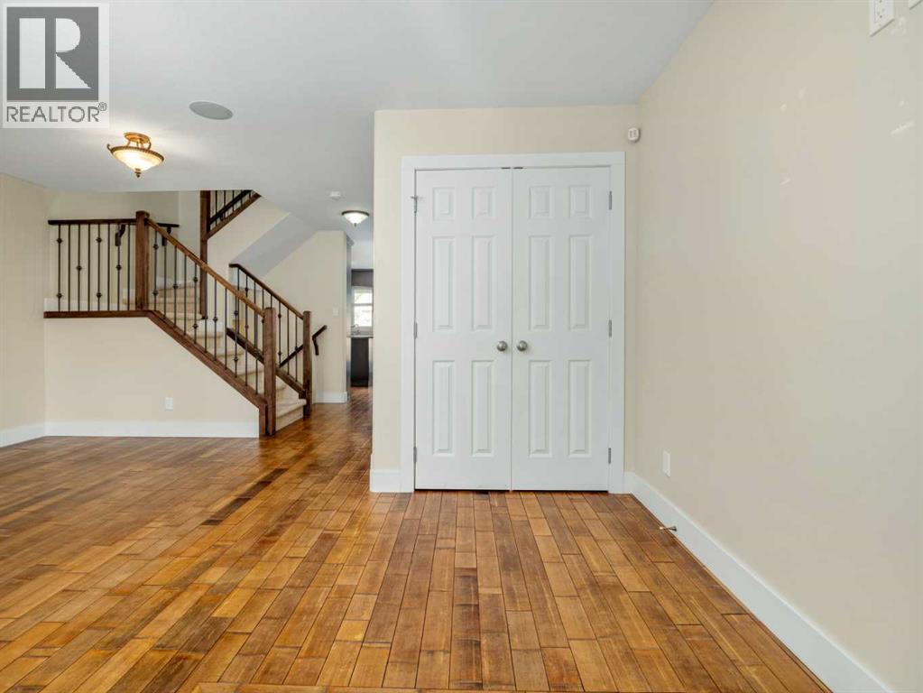 132 14 Street N - Image 4