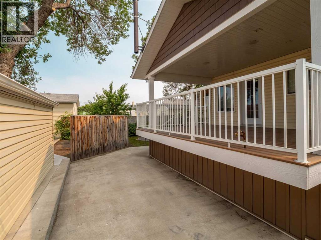 132 14 Street N - Image 41