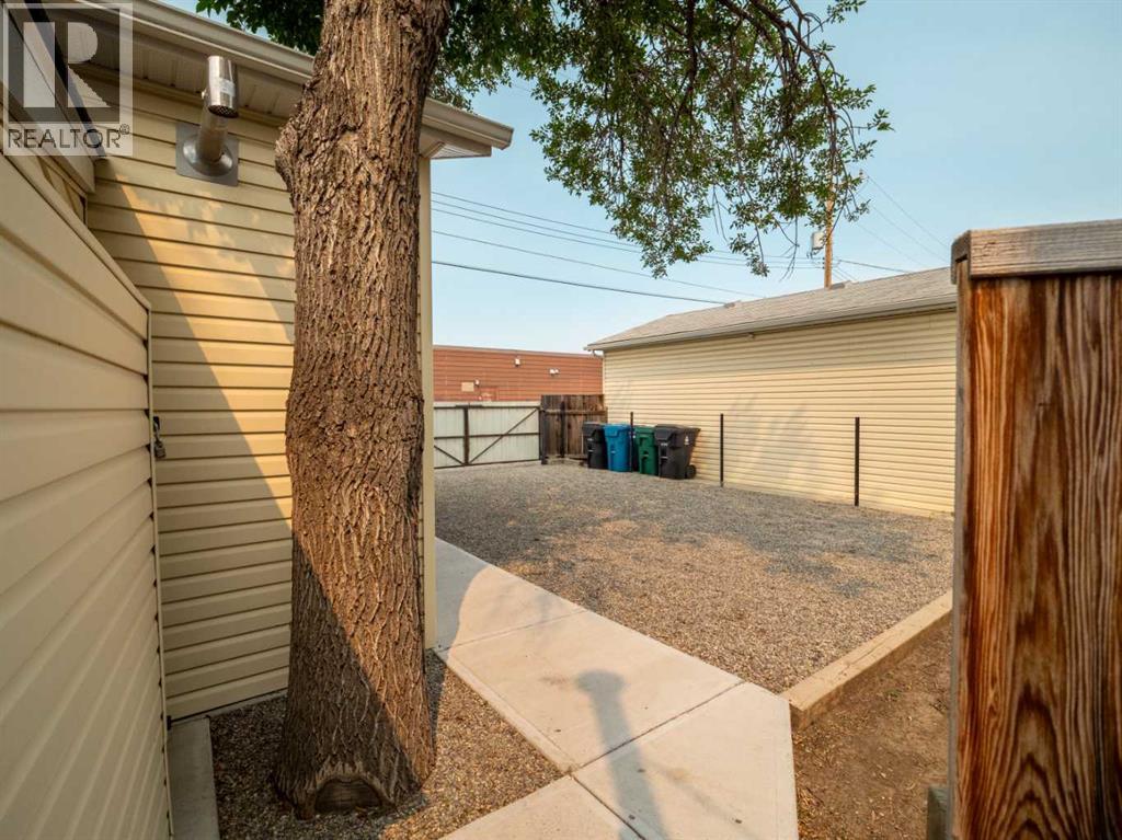 132 14 Street N - Image 42