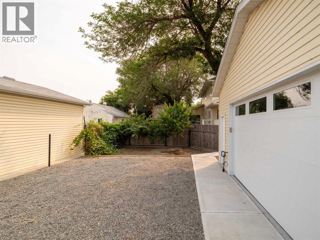 132 14 Street N - Image 45