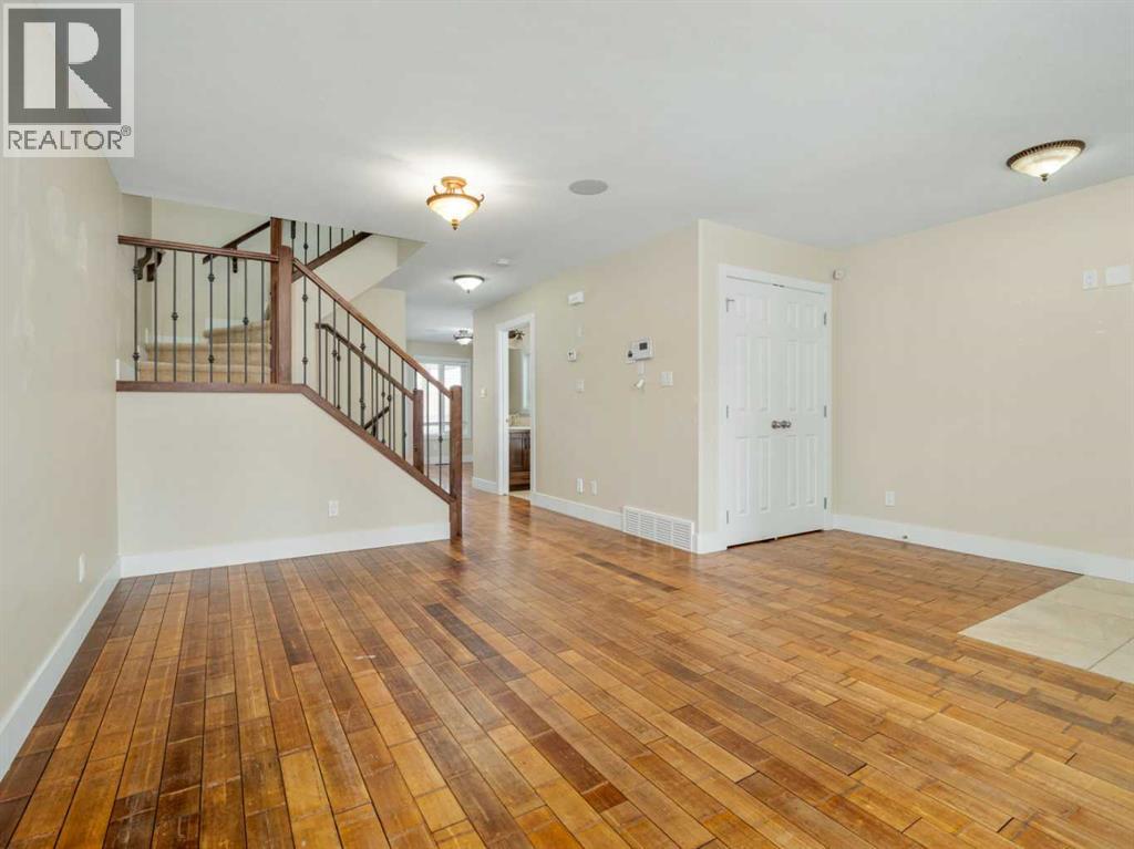 132 14 Street N - Image 7