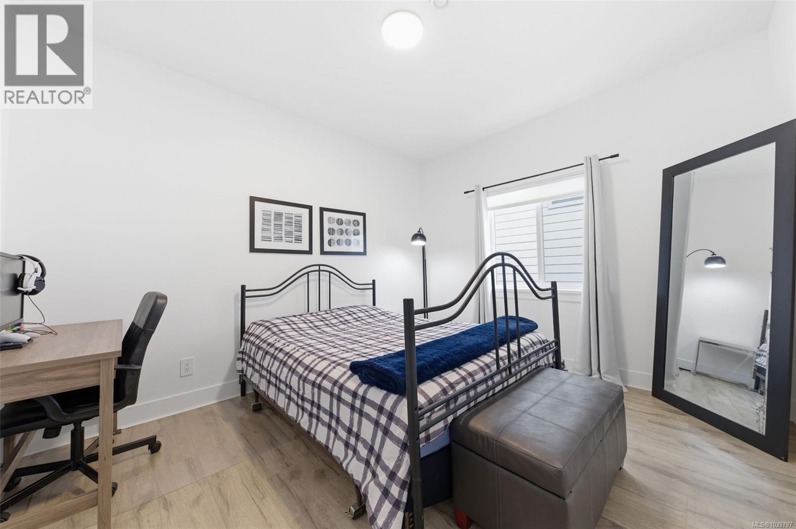 1323 Sandstone Lane - Image 25