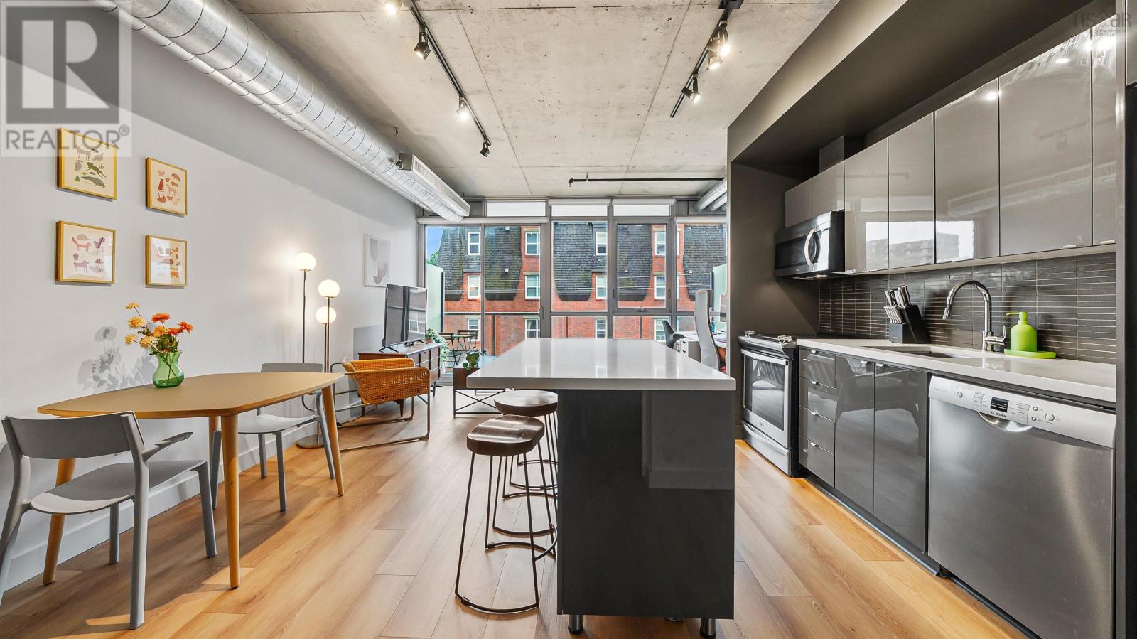 #423 1065 Barrington Street - 8
