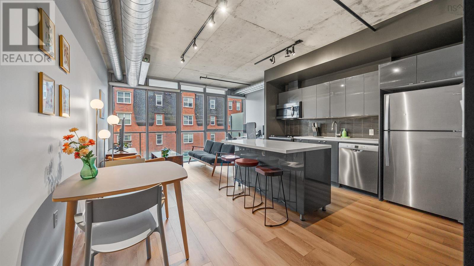 #423 1065 Barrington Street - 7