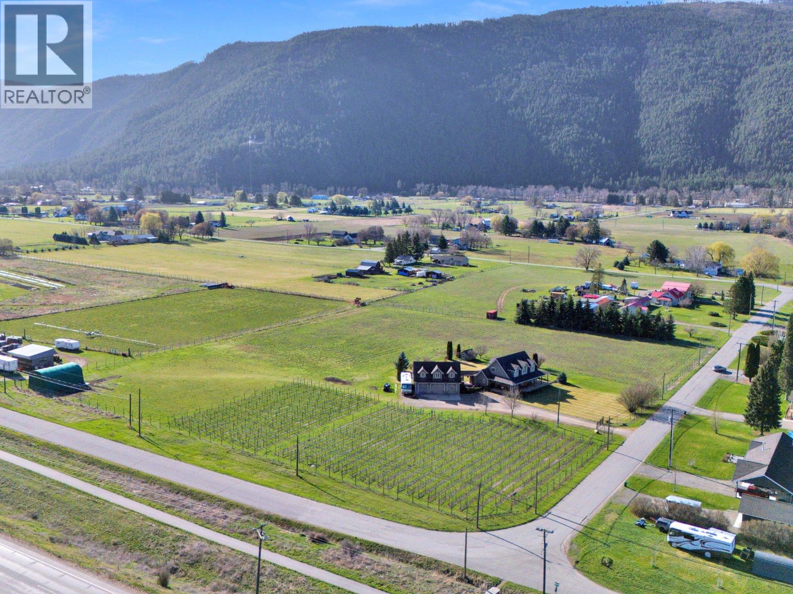 6240 Nursery Road, Grand Forks