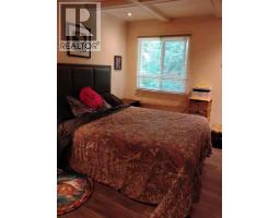 8354 Vinewood Place, Burnaby, BC V5A3V6 Photo 6
