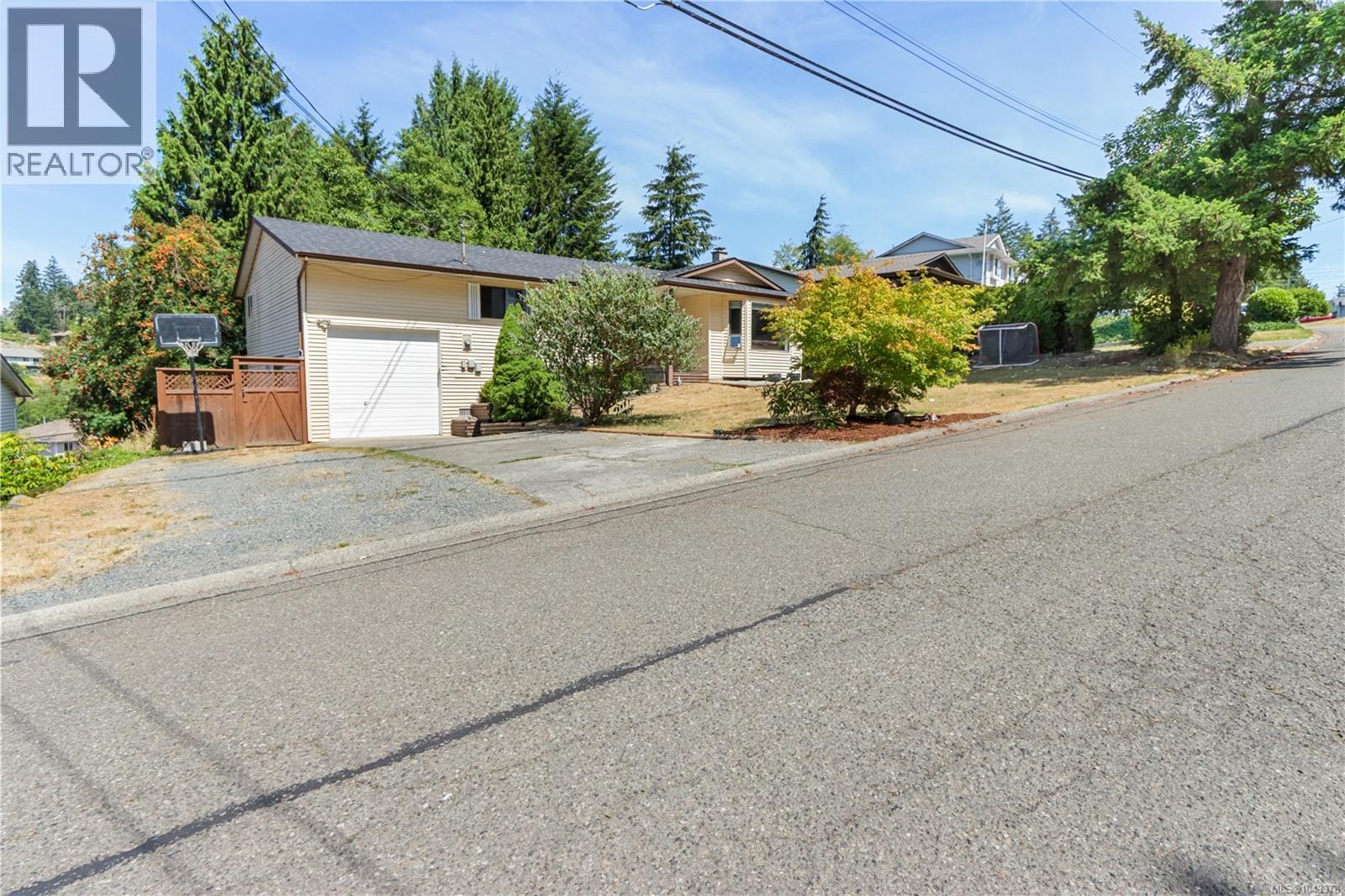4537 Woodwinds Cres - 3