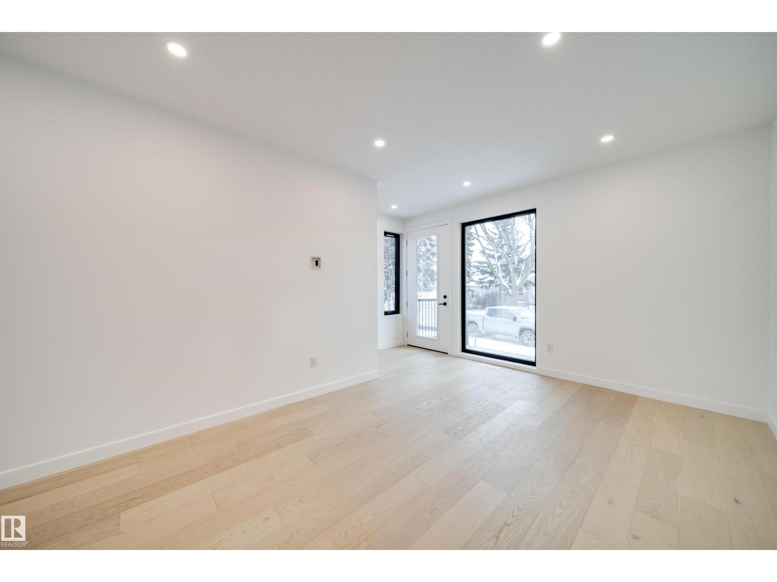 7538 80 AV NW - 10
