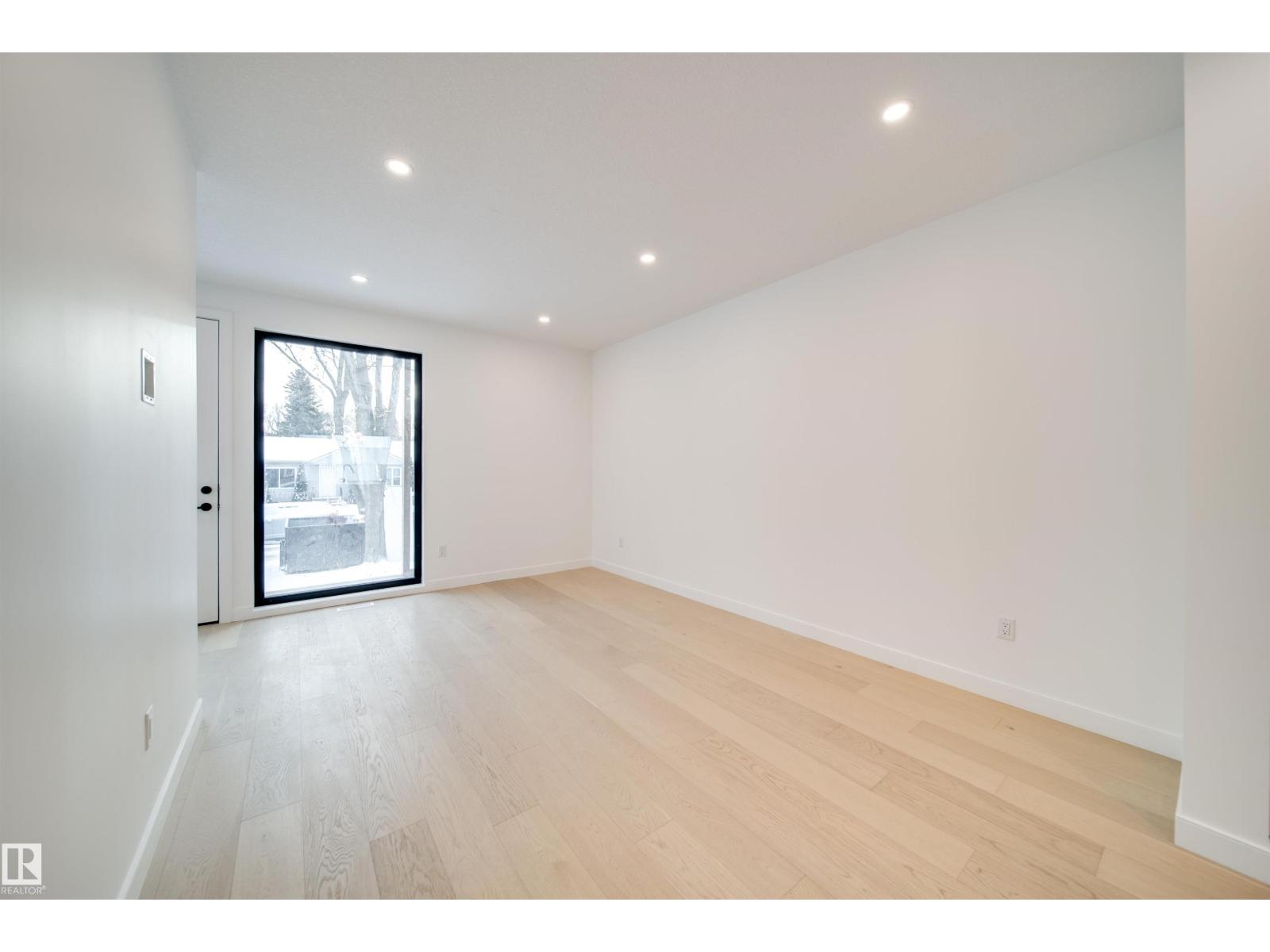 7538 80 AV NW - 11