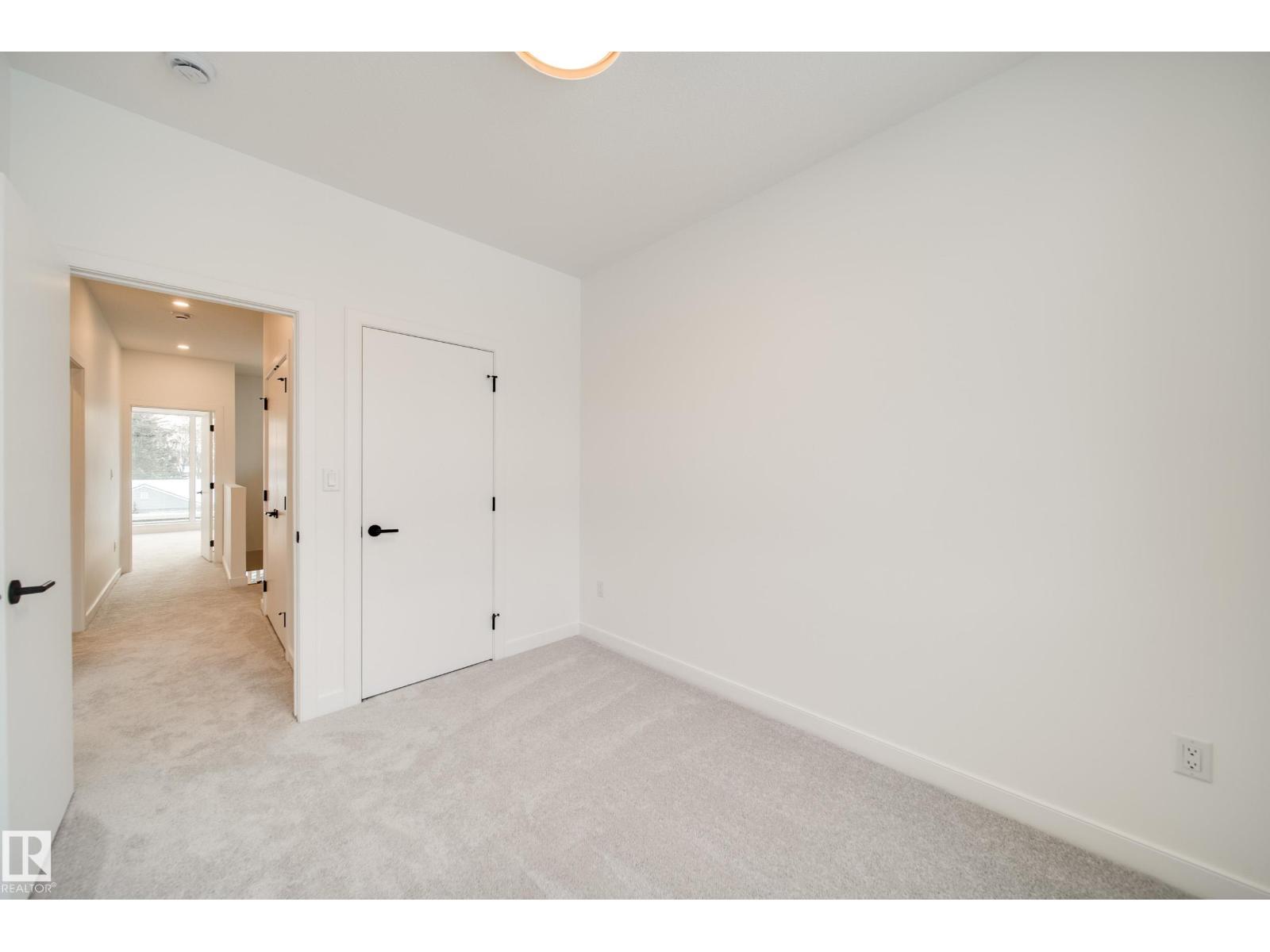 7538 80 AV NW - 27