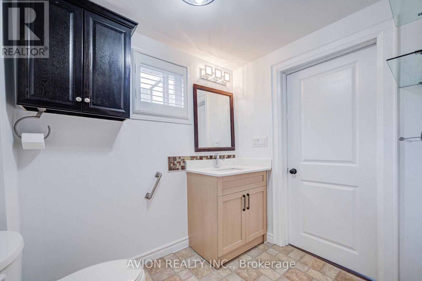 225 CLARKE STREET - 23