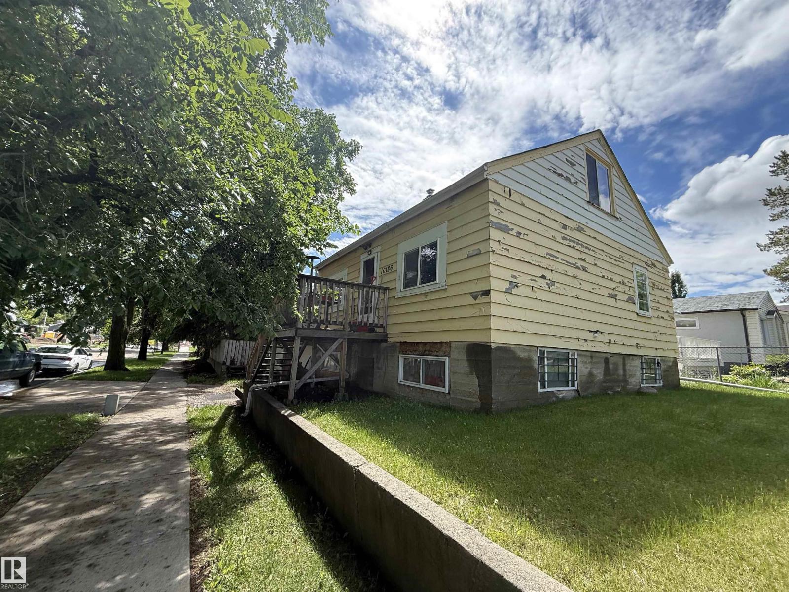 10186 143 ST NW - 3