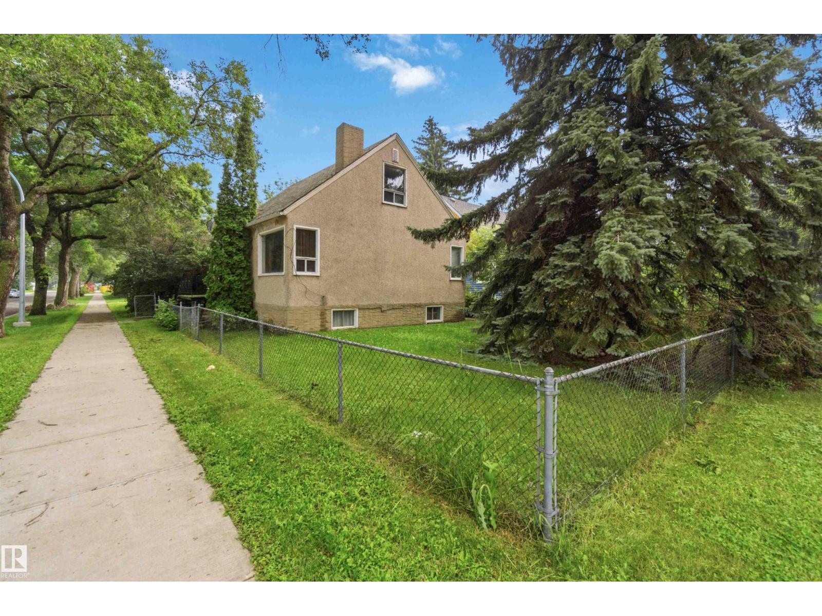 12243 104 ST NW - 5