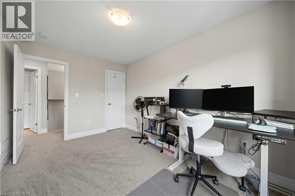 #18 811 SARNIA Road - 25