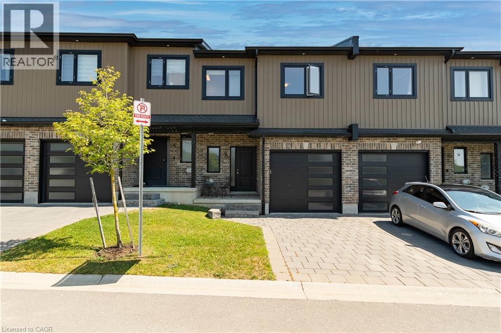 #18 811 SARNIA Road - 1