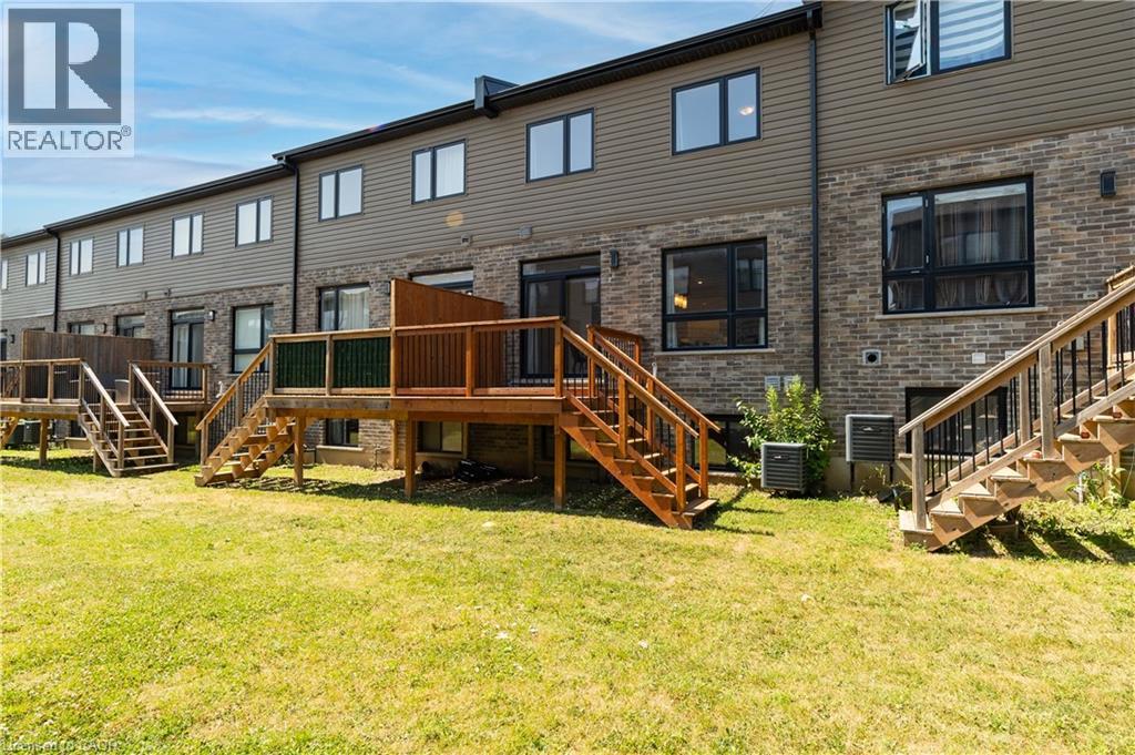 #18 811 SARNIA Road - 39