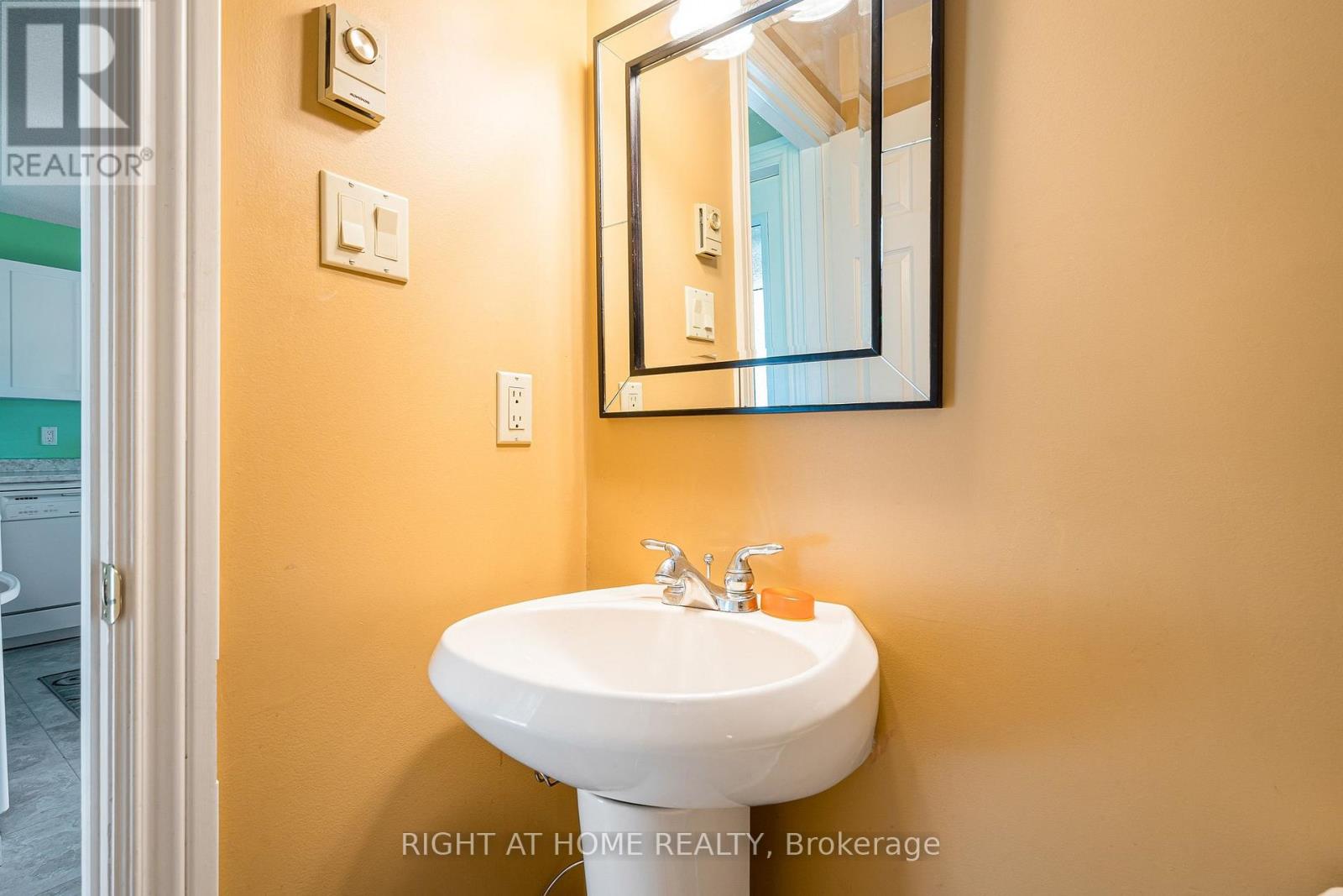 569 OXBOW CRESCENT - 15