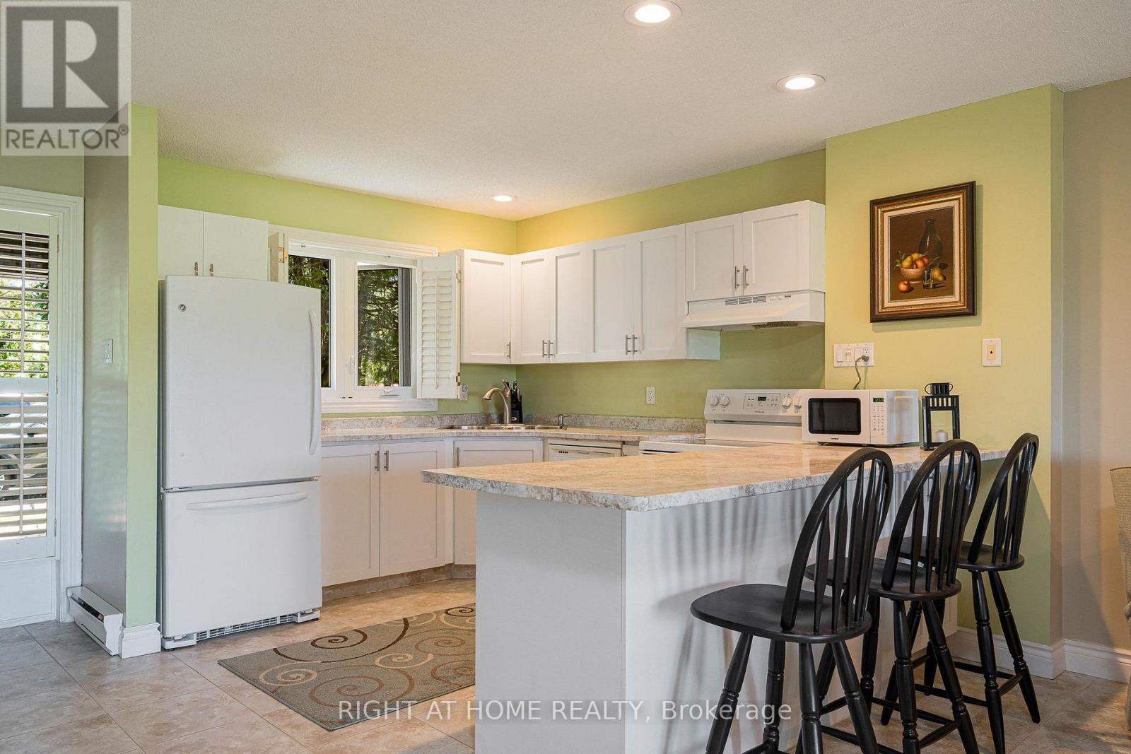 569 OXBOW CRESCENT - 4