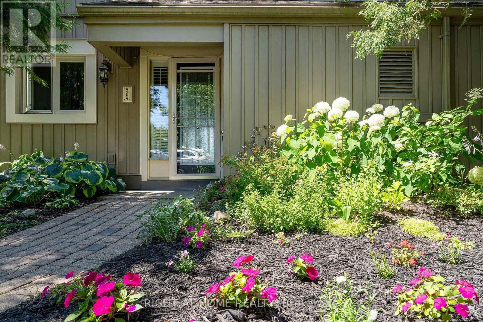569 OXBOW CRESCENT - 3