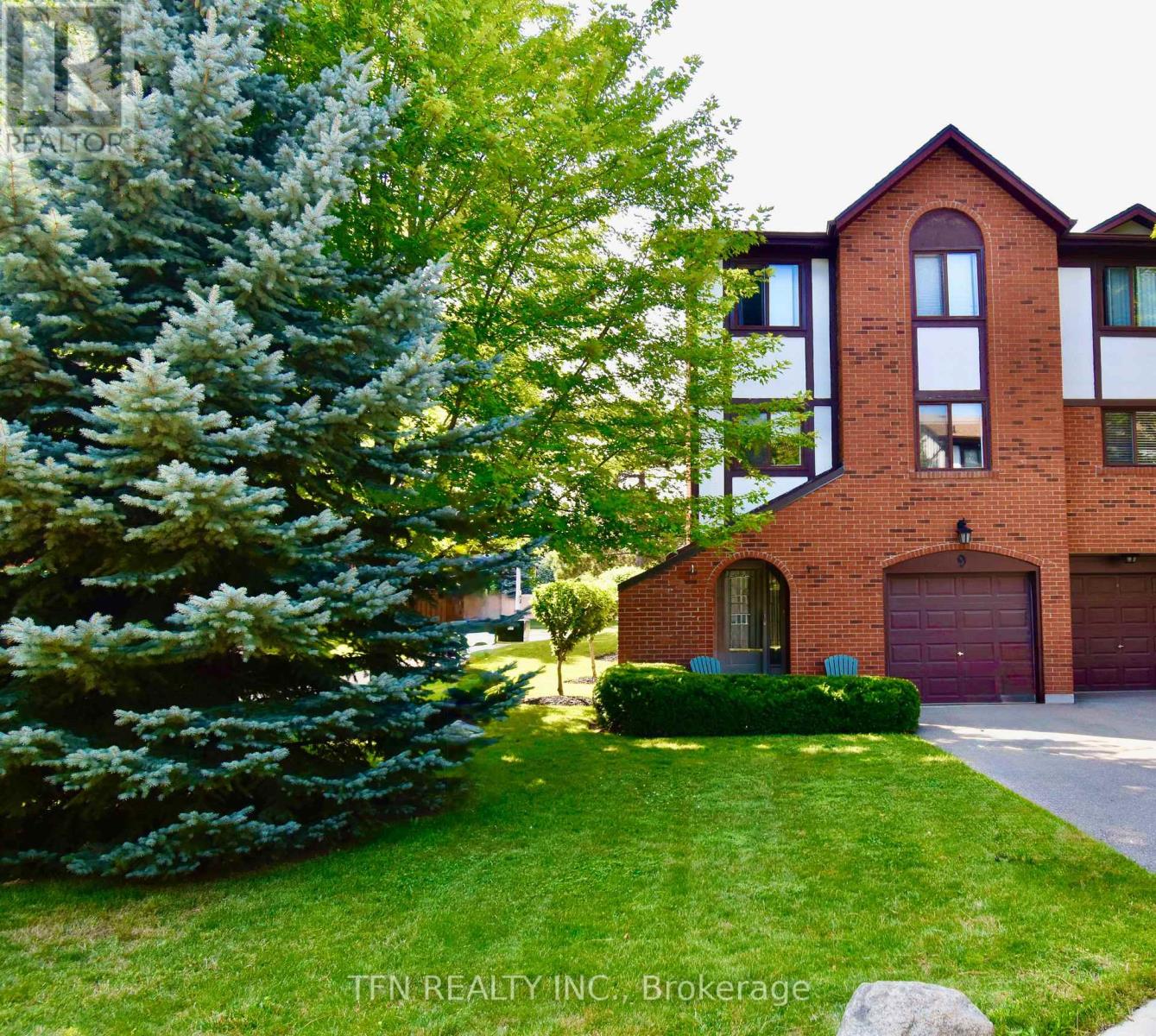 9 - 4165 FIELDGATE DRIVE