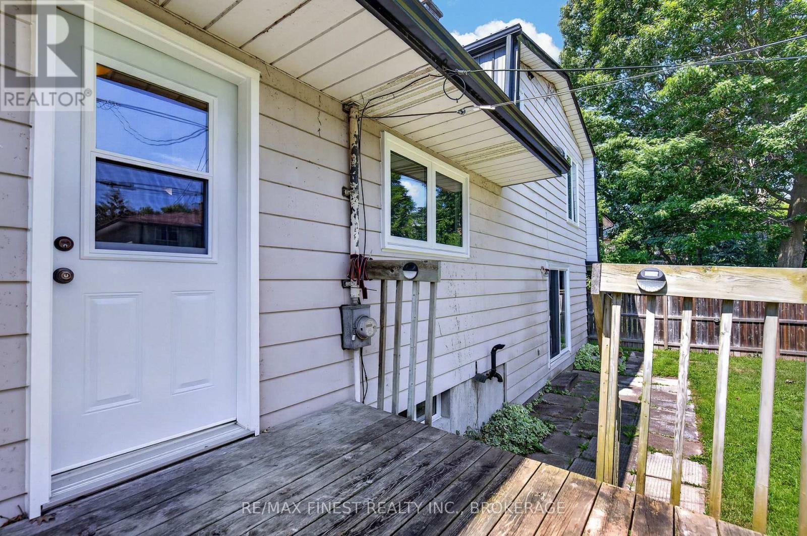 881 LUDGATE CRESCENT - 40