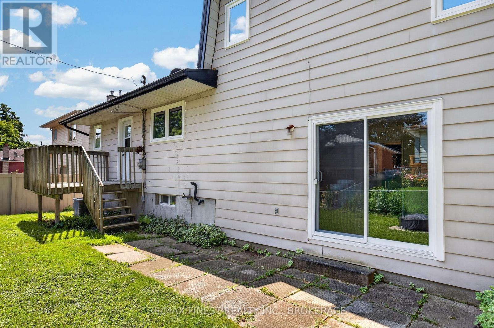 881 LUDGATE CRESCENT - Image 42