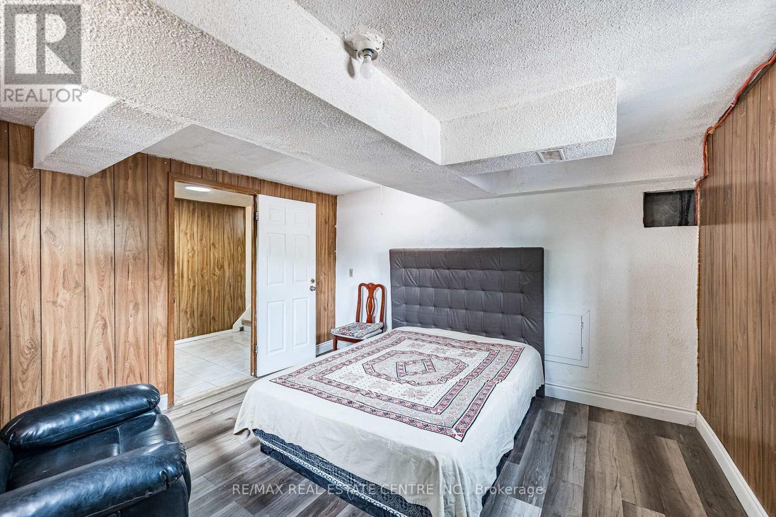 7053 HARWICK DRIVE - 32