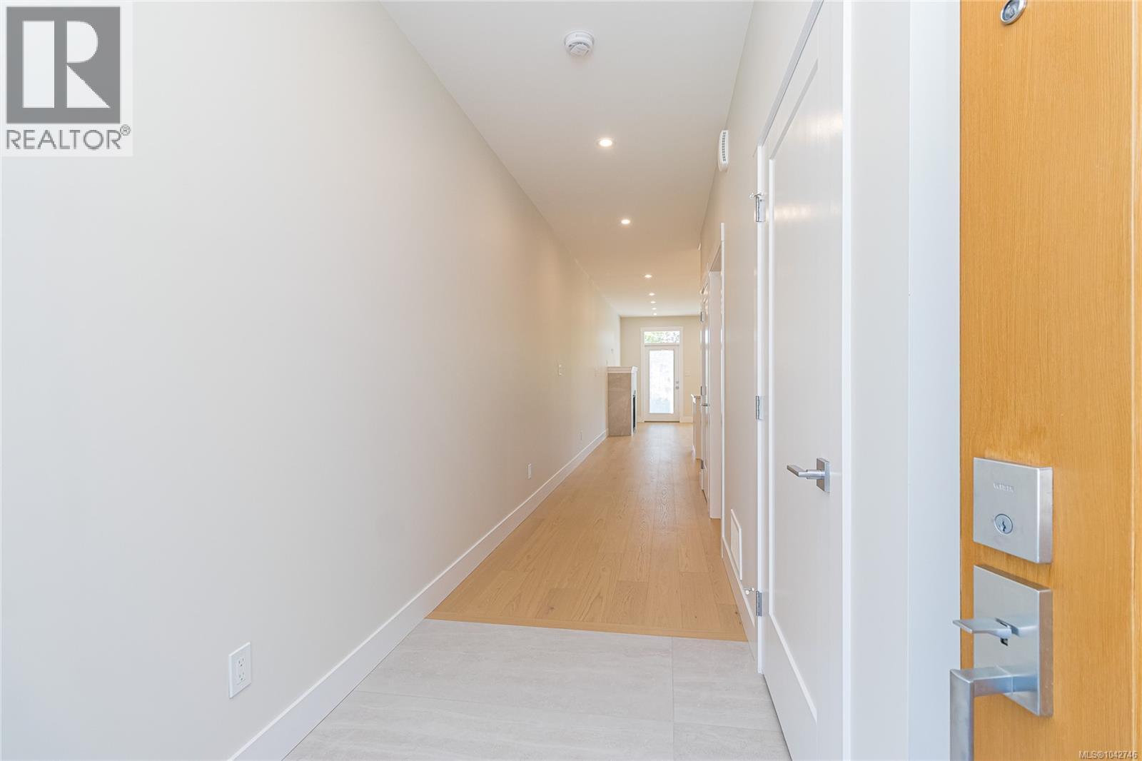 780 Russell Rd, Ladysmith