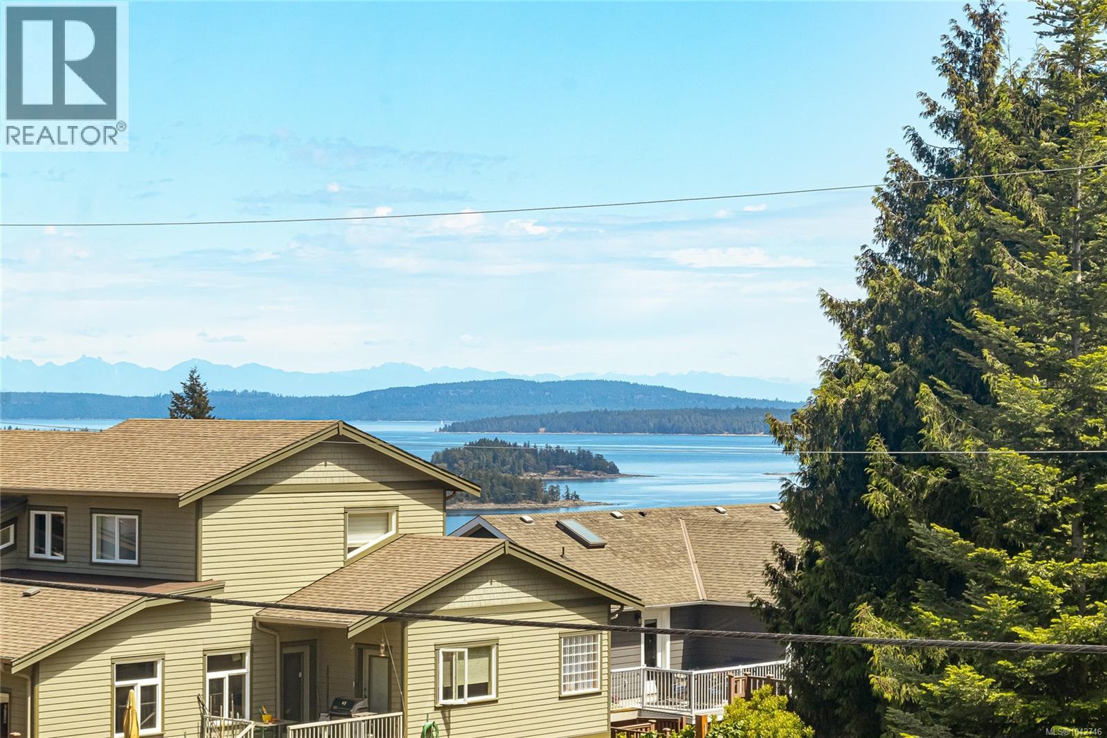 780 Russell Rd, Ladysmith