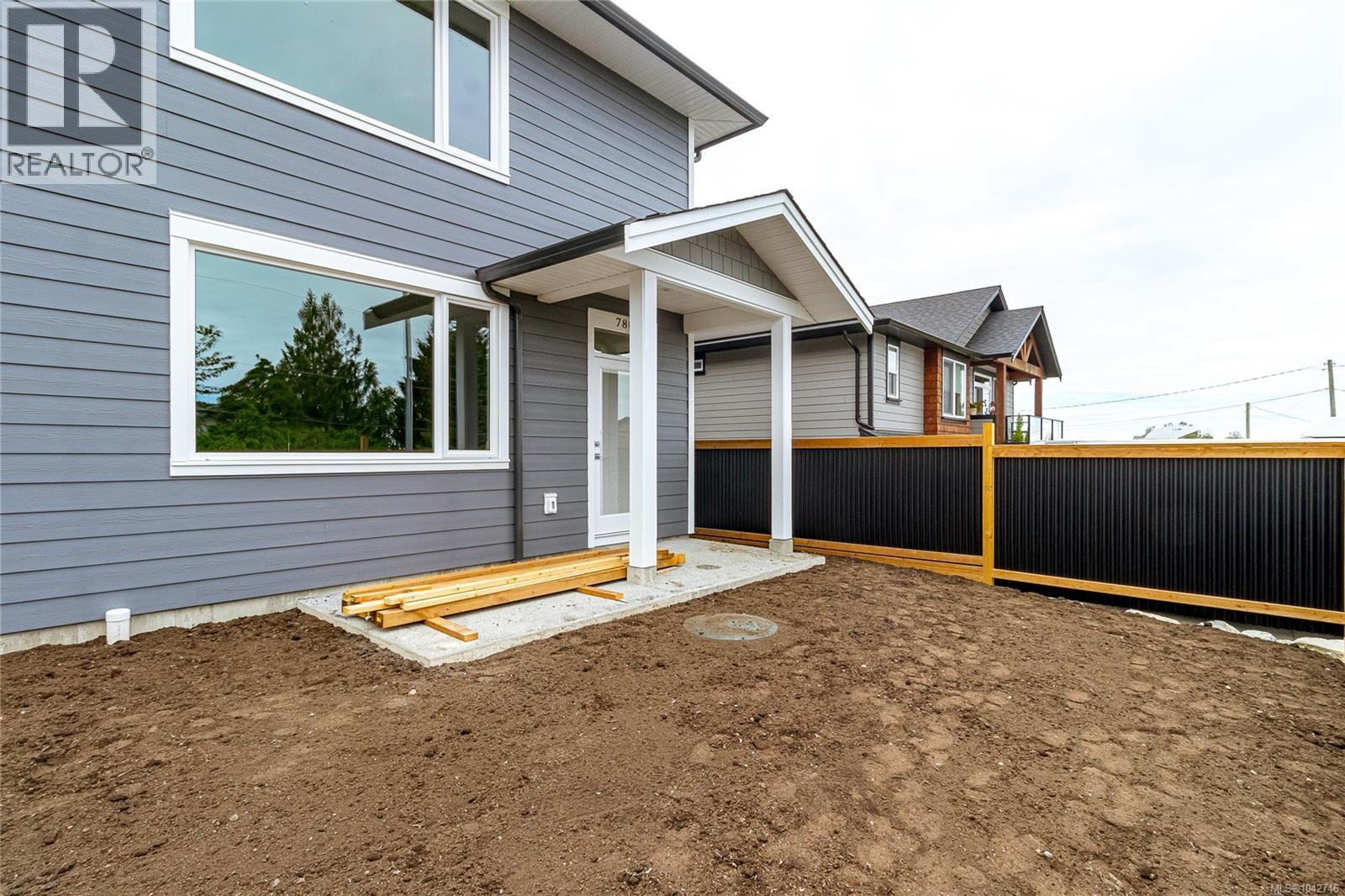 780 Russell Rd, Ladysmith