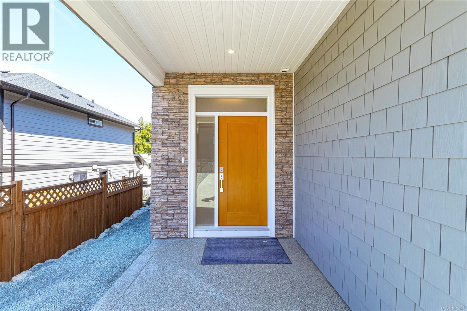 780 Russell Rd - 4