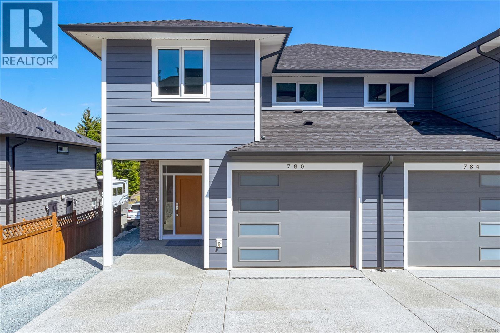 780 Russell Rd, Ladysmith