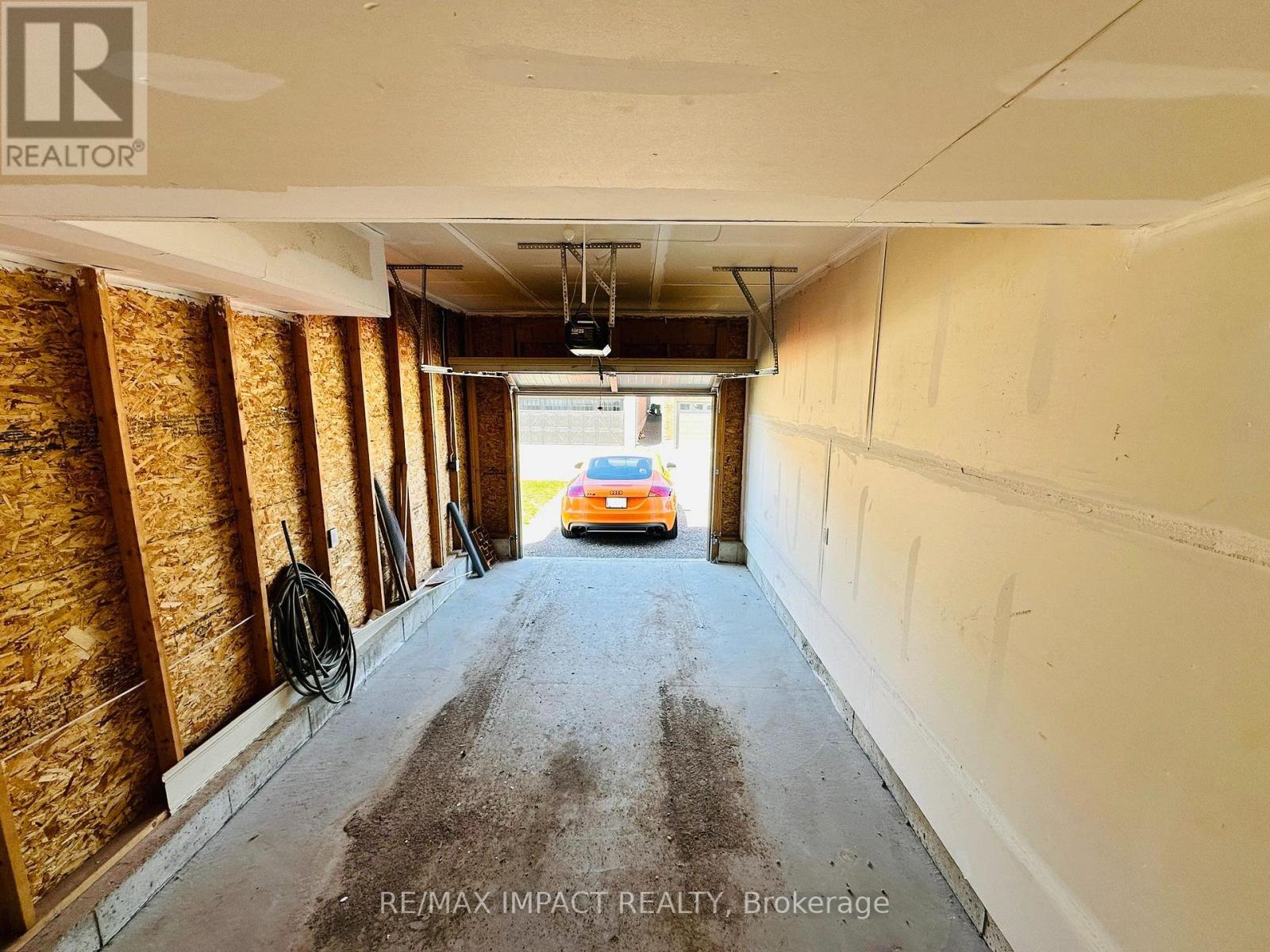 867 BROADWAY BOULEVARD - Image 24