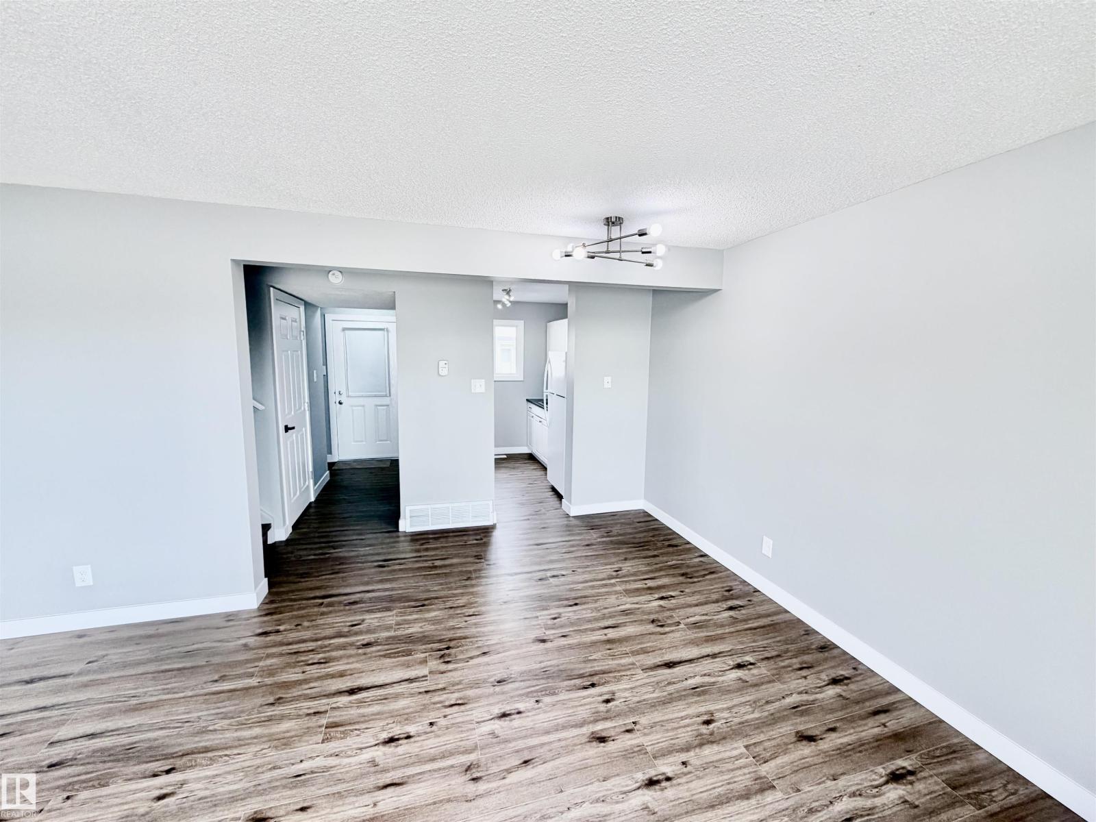 11430 139 AV NW - 5