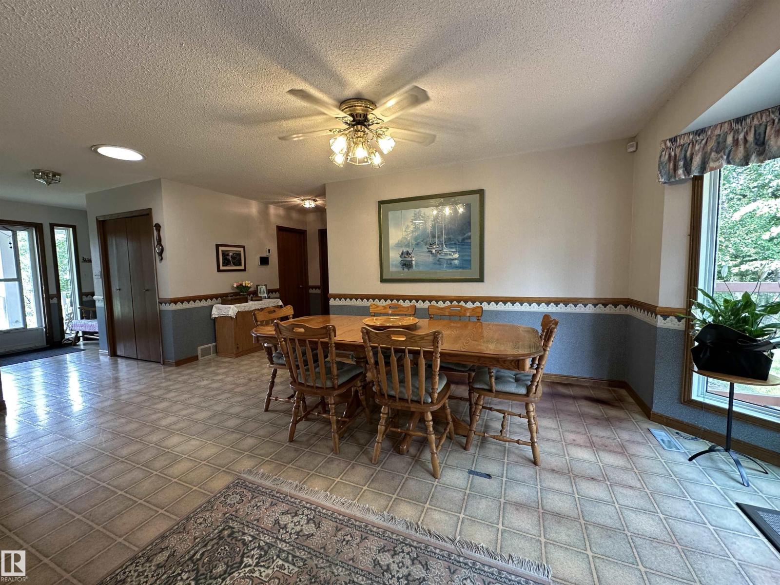 2340 28 AV SW - Image 16