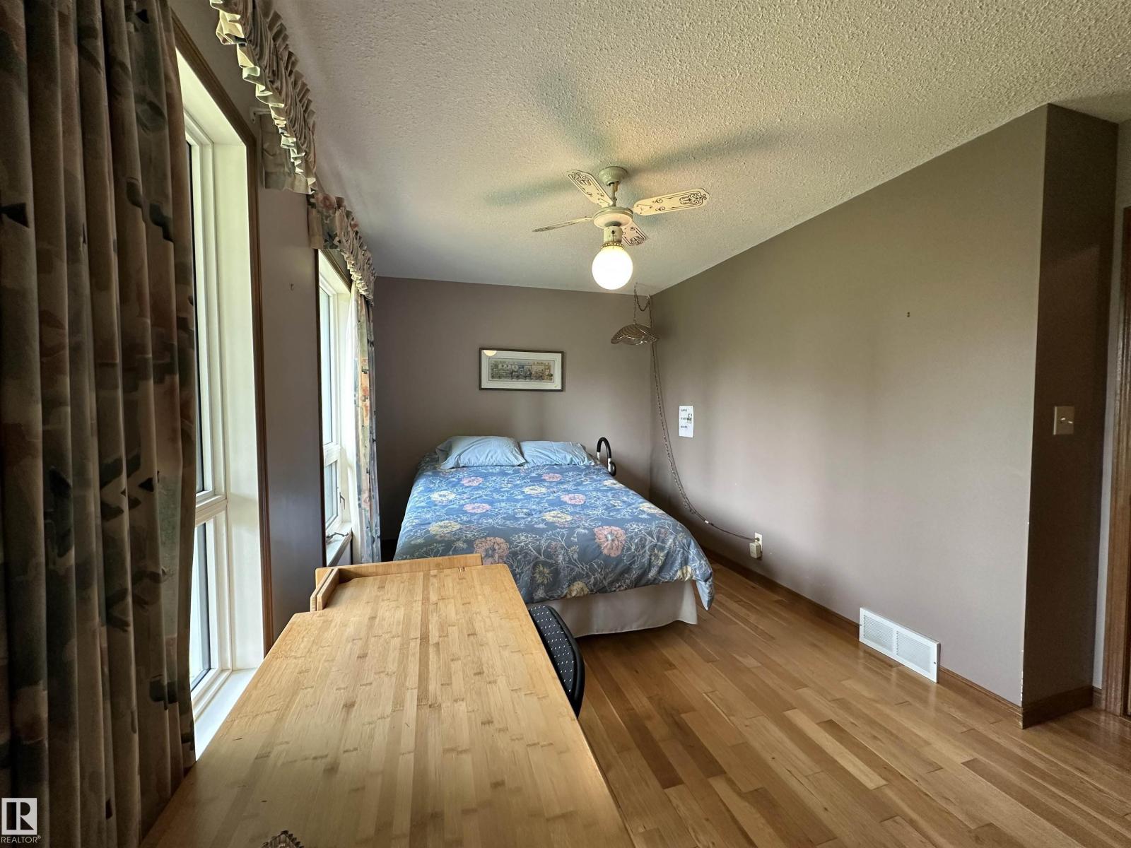 2340 28 AV SW - Image 27
