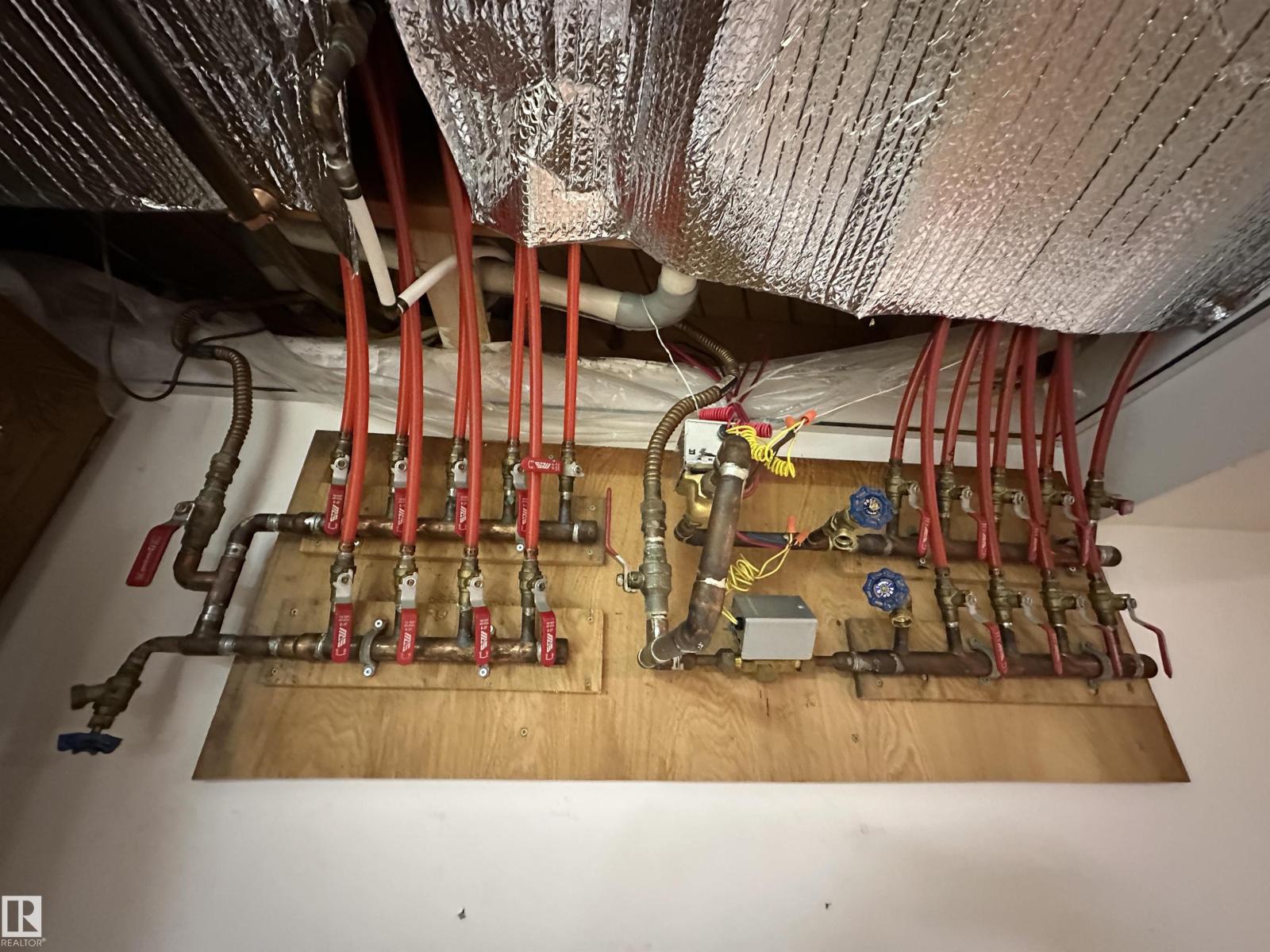 2340 28 AV SW - Image 37