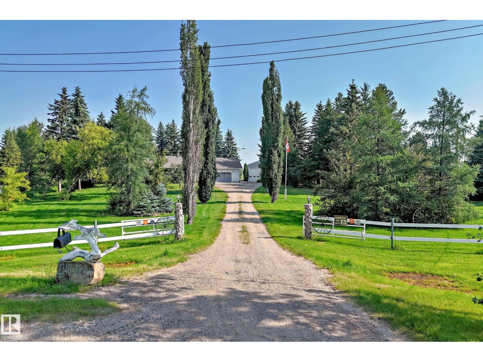 2340 28 AV SW - Image 66